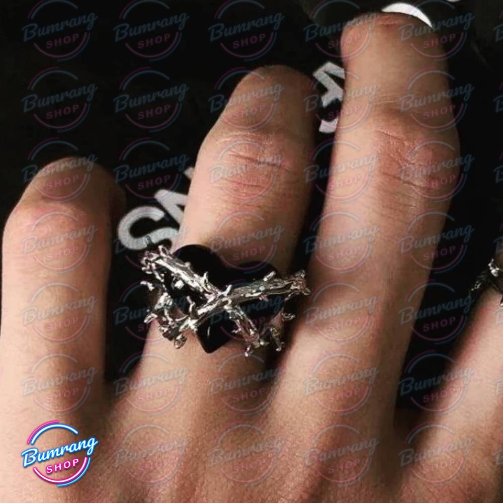 انگشتر قلب سیم خاردار